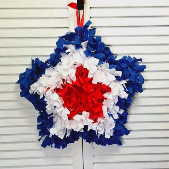 HAND CRAFTED Red White & Blue Americana Patriotic 4th of July Star Rag Wreath - Picture 1 of 4